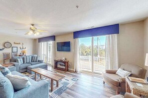TV, offices - Sunny Condo w/Shared Outdoor Pool, Central A/C, Private W/D - Near the Ocean (Virginia Beach)