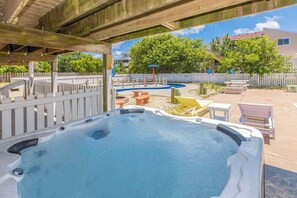 Terrace/patio - Dog-friendly home with pool, hot tub, lazy river, splash pad, & game room (Virginia Beach)