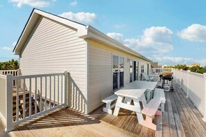 Outdoor dining - Dog-friendly home with pool, hot tub, lazy river, splash pad, & game room (Virginia Beach)