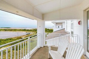 Property grounds - Oceanfront corner penthouse with sunrise/sunset views, three pools, & two gyms (Virginia Beach)