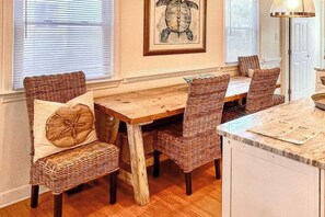 Dining - Sweet Home Near Croatan Beach & Boardwalk with Deck, WiFi, Bikes - 2 Dogs OK (Virginia Beach)