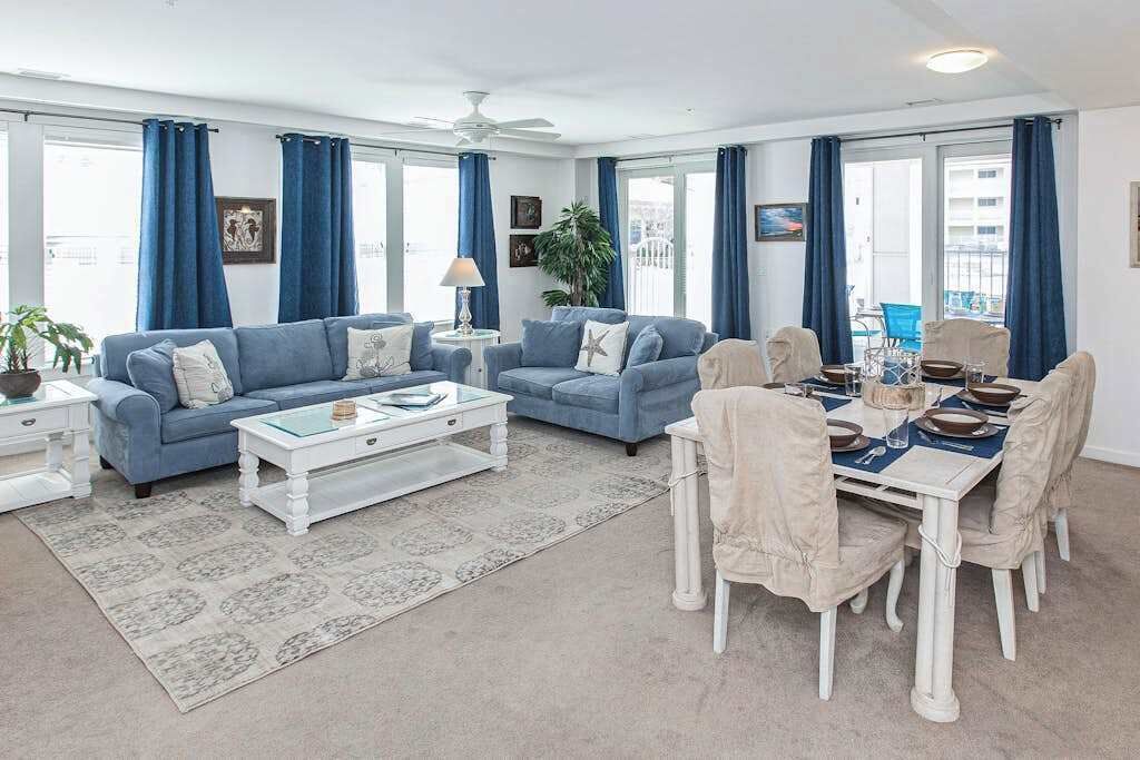 1st-floor Condo With Balcony, W/d, Outdoor Pool, Gym & Grills - 버지니아비치
