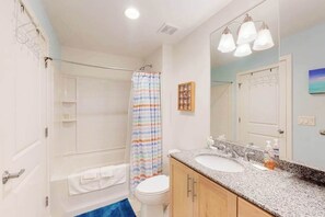 Shower, towels - Inviting condo steps from the beach with balcony & resort pools (Virginia Beach)