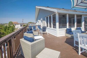 Property grounds - Oceanside beach house w/game room, pool & W/D (Virginia Beach)