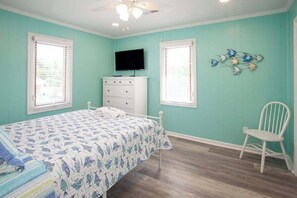 WiFi, bed sheets - Oceanside beach house w/game room, pool & W/D (Virginia Beach)