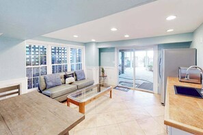 Interior - Dog-friendly home on the bay w/private hot tub & pool, central AC, WiFi, W/D (Virginia Beach)