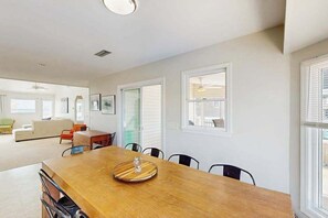 Dining - Well-Appointed Home w/Private Outdoor Pool, Gas Grill, Washer/Dryer, A/C (Virginia Beach)