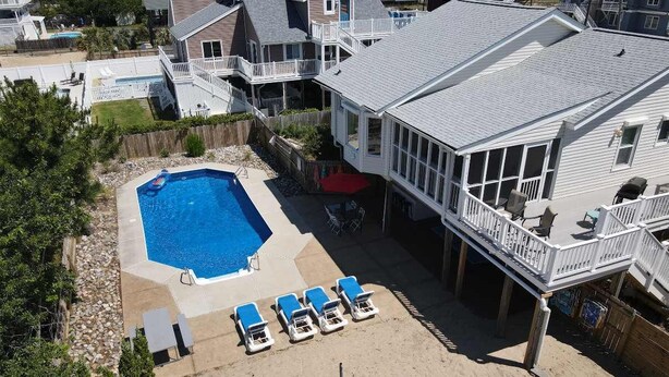 Exterior - Well-Appointed Home w/Private Outdoor Pool, Gas Grill, Washer/Dryer, A/C (Virginia Beach)