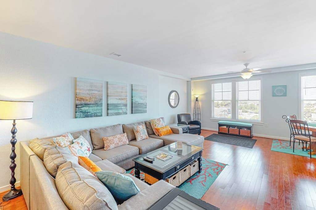Amazing Ocean & Bay Views From 3rd-floor Condo With Pool & Fitness Center - Virginia Beach, VA