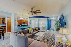 TV, offices - 1st-floor condo with views of Back Bay, balcony, AC, outdoor pool & gym (Virginia Beach)