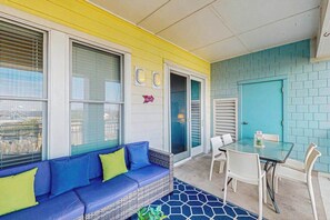 Outdoor dining - 1st-floor condo with views of Back Bay, balcony, AC, outdoor pool & gym (Virginia Beach)
