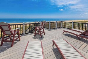 Property grounds - Stunning oceanfront home with private indoor/outdoor pools, game room, theater (Virginia Beach)