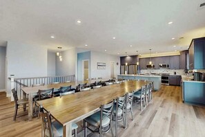 Dining - New Build! Beachside property w/ pool & beach access - Pet friendly (Virginia Beach)