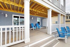 Terrace/patio - New Build! Beachside property w/ pool & beach access - Pet friendly (Virginia Beach)