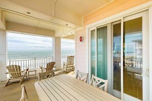 Outdoor dining - Two-story, oceanfront penthouse with 2 huge balconies, 3 pools & 2 gyms (Virginia Beach)