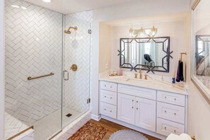 Douche, serviettes fournies