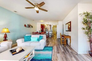 TV, offices - Sunlit single-level condo with pool, washer/dryer, central AC, & balcony (Virginia Beach)