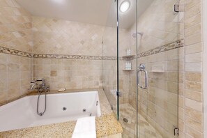 Shower, towels - Ocean-view penthouse with balconies, pool, foosball, & gym (Virginia Beach)
