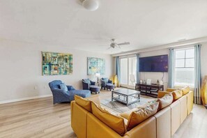 TV, DVD player, offices - Superb oceanfront condo with beachfront balcony, 3 pools, & grills (Virginia Beach)