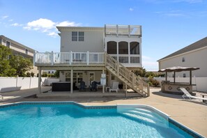 Pool - Spacious canal home w/ private dock, outdoor pool, hot tub & amazing views (Virginia Beach)