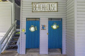 Exterior detail - Lakefront home with water access, canoes & screened porch - walk to the beach (Virginia Beach)