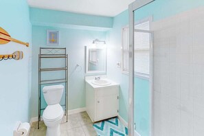 Shower, towels - Dog-friendly home with private pool, fenced yard, ocean view, nice deck & WiFi (Virginia Beach)