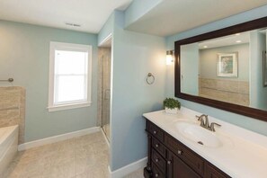 Shower, towels - Oceanfront home with private pool, hot tub, outdoor bar, theater room, game room (Virginia Beach)