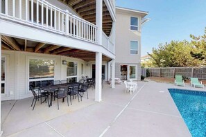 Outdoor dining - Three-story home with private pool, elevator, private W/D, and central AC (Virginia Beach)