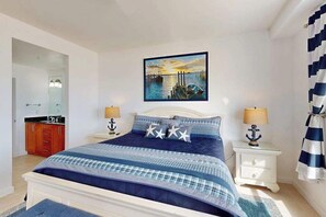 Iron/ironing board, WiFi, bed sheets - Oceanfront corner condo with amazing balcony views, outdoor pool & gym (Virginia Beach)