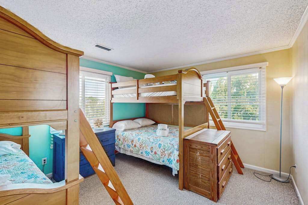 WiFi, bed sheets