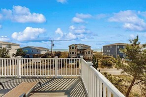 Property grounds - 3-story home w/great views of ocean, fenced private pool, and easy beach access (Virginia Beach)