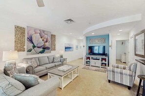 TV, DVD player, offices - Relaxing condo close to the beach with resort pool, grills & fitness steps away (Virginia Beach)