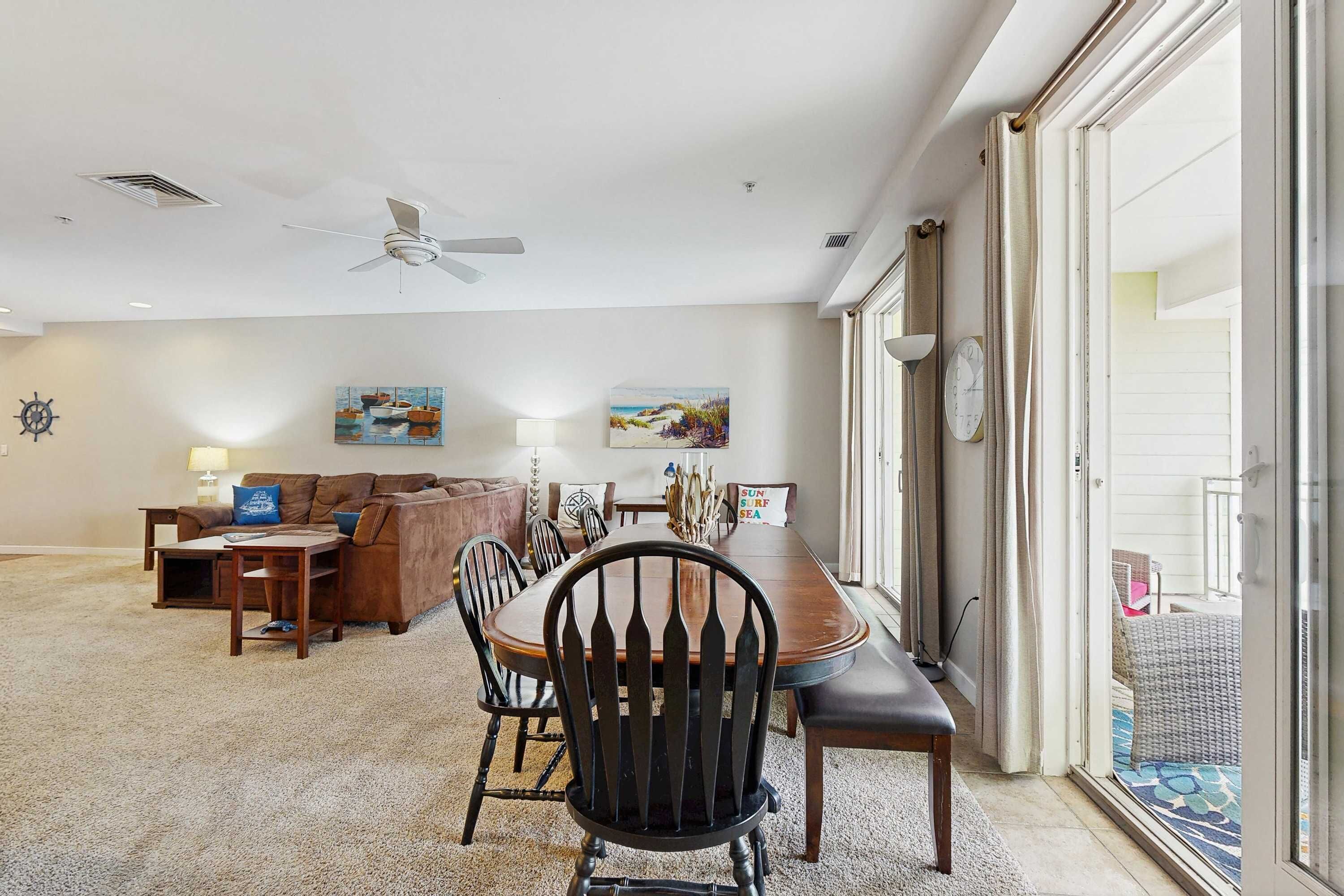 Top-floor Corner Courtyard Home With Pool, Gym, & Game System - Virginia Beach, VA