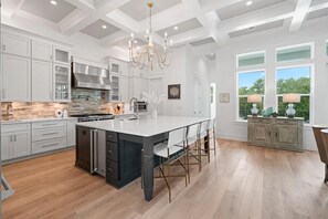 Fridge, microwave, oven, stovetop - 🐚Private Pool | 4 Bikes + Golf Cart | Steps to Beach | Gulf Views | 30A All Day (Santa Rosa Beach)