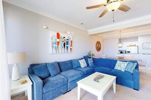 TV, DVD player, offices - Oceanfront condo w/incredible beach views, shared outdoor pool, gym, & A/C (Virginia Beach)