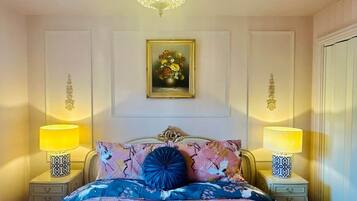 In-room safe, WiFi, bed sheets