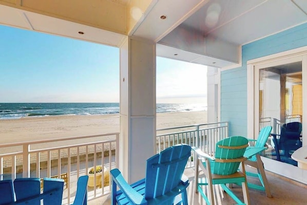 Property grounds - Beachfront condo with 2 oceanfront balconies, W/D, pool, & gym (Virginia Beach)