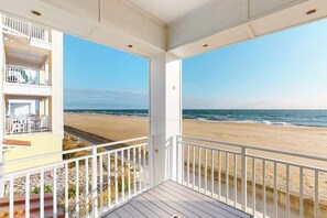 Property grounds - Beachfront condo with 2 oceanfront balconies, W/D, pool, & gym (Virginia Beach)