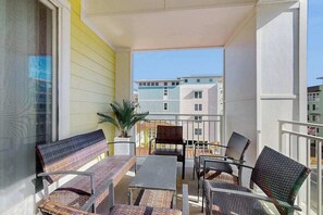 Property grounds - Comfortably furnished condo with glimpses of Back Bay, pool & gym (Virginia Beach)