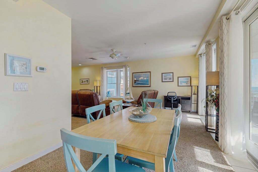 Comfortably Furnished Condo With Glimpses Of Back Bay, Pool & Gym - Virginia Beach, VA