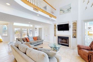 TV, DVD player, offices - Amazing beachfront house w/private washer/dryer, WiFi, central AC, Ping-Pong (Virginia Beach)