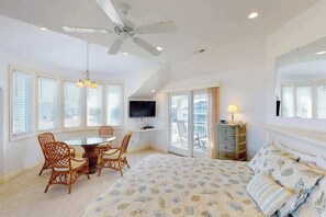 WiFi, bed sheets - Amazing beachfront house w/private washer/dryer, WiFi, central AC, Ping-Pong (Virginia Beach)