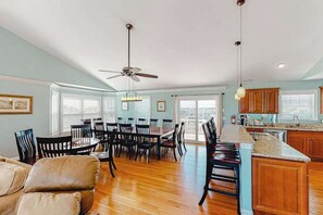 Dining - Luxury beach home w/private pool and hot tub, cabana, elevator, & beach access (Virginia Beach)