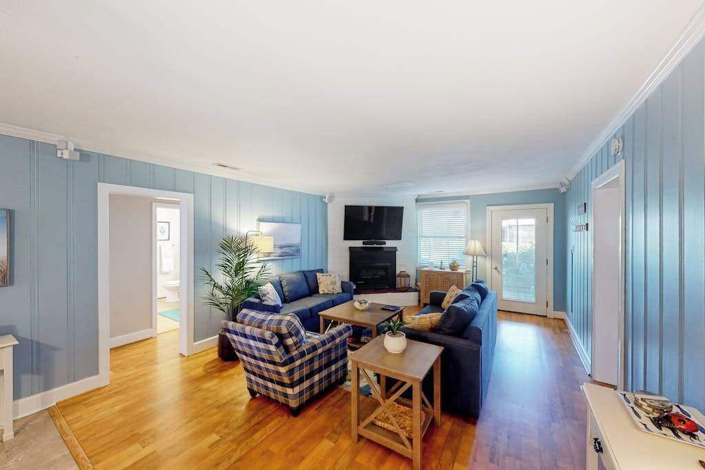 Dog-friendly Home W/private Pool And Washer/dryer, Wifi, Central Ac, Patio, Deck - Virginia Beach, VA