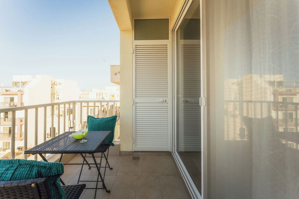 Deluxe Apartment, Sea View | Outdoor dining