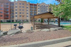Exterior - 3rd-floor condo with elevator, jetted tub, full kitchen, & fireplace (Wisconsin Dells)