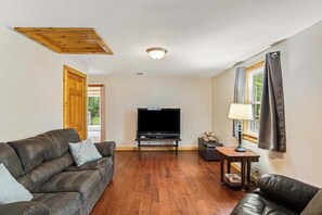 TV - Rural retreat near Necedah National Wildlife Refuge with deck, firepit, & grill (Necedah)