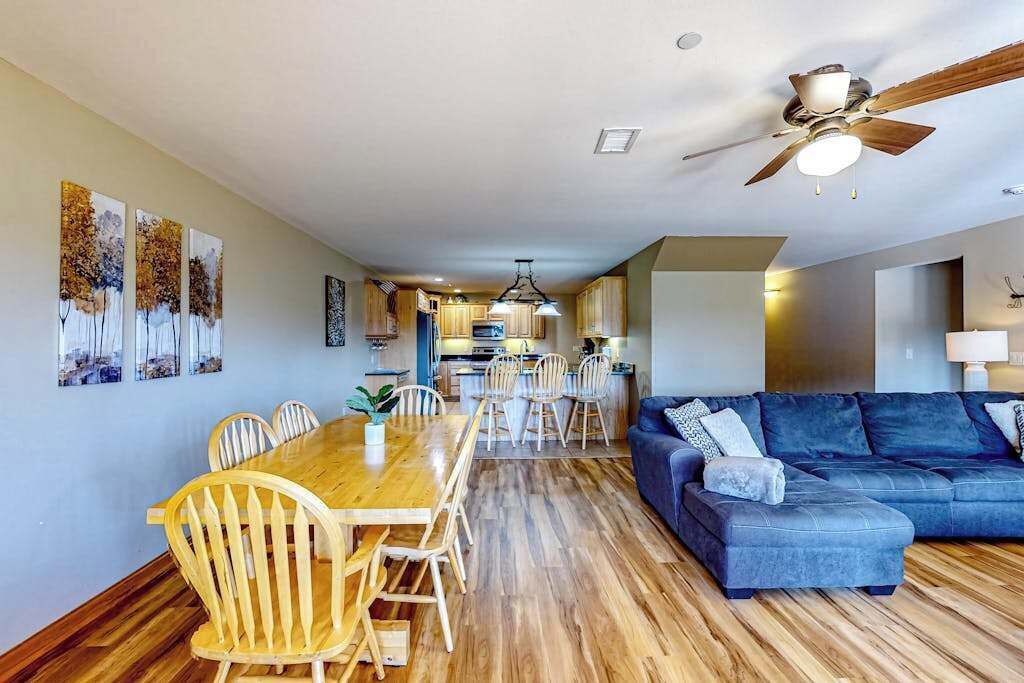 TV, fireplace, offices