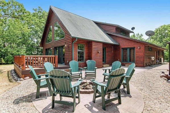 Terrace/patio - Rustic lakefront home with shared dock & boat slip, game room & stunning gazeebo (Necedah)