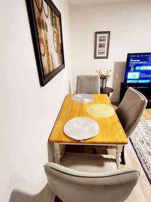 Dining - Welcome to our cozy and stylish 1 BR luxury apartment in Riverview, NewBrunswick (Riverview)